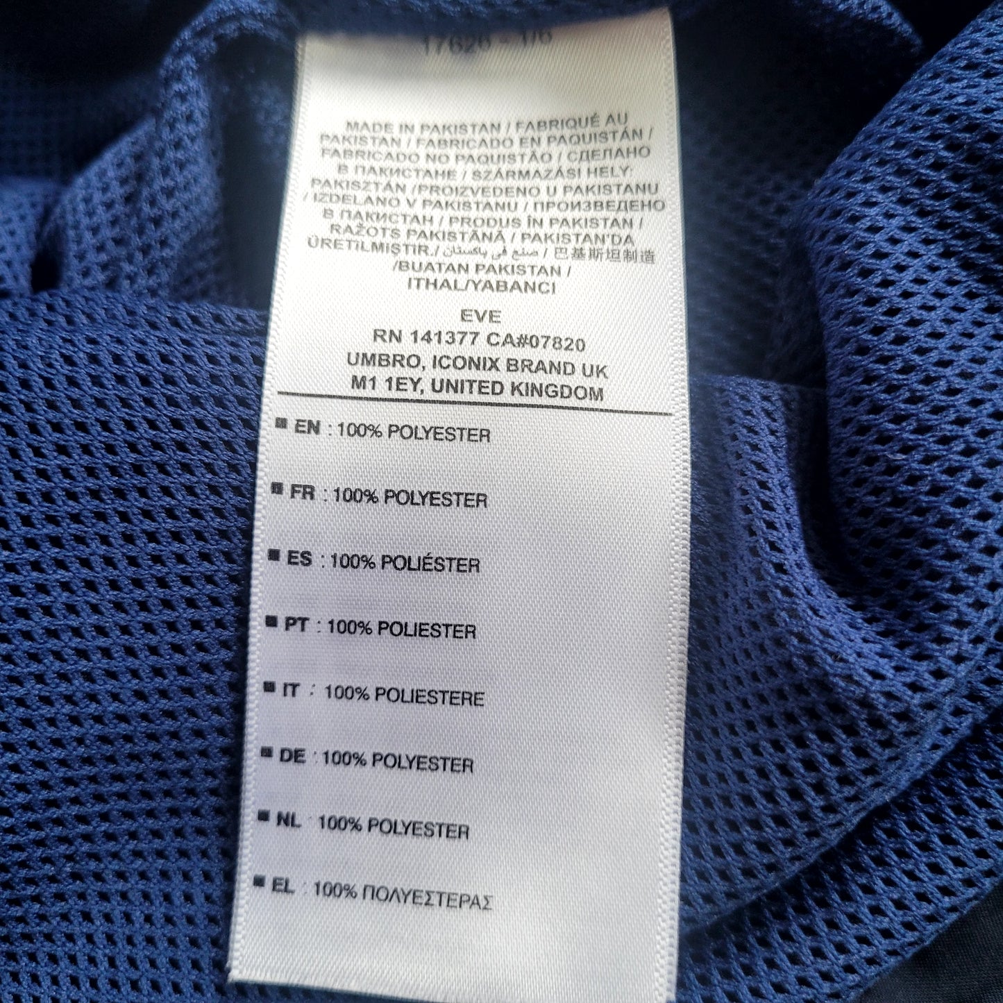 Umbro Track Jacket Size XL Blue Full Zip Lightweight Windbreaker Football Casuals Coat