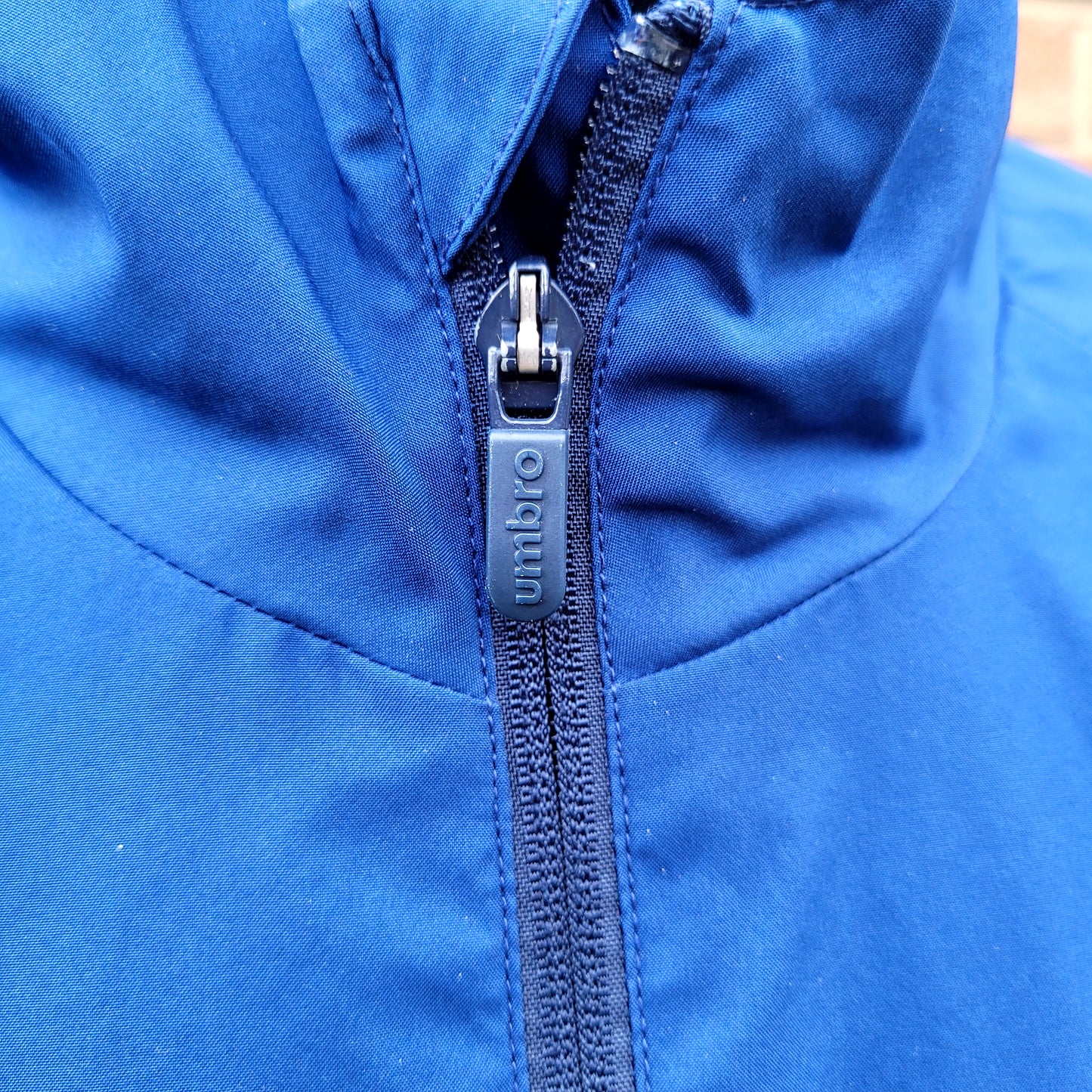 Umbro Track Jacket Size XL Blue Full Zip Lightweight Windbreaker Football Casuals Coat