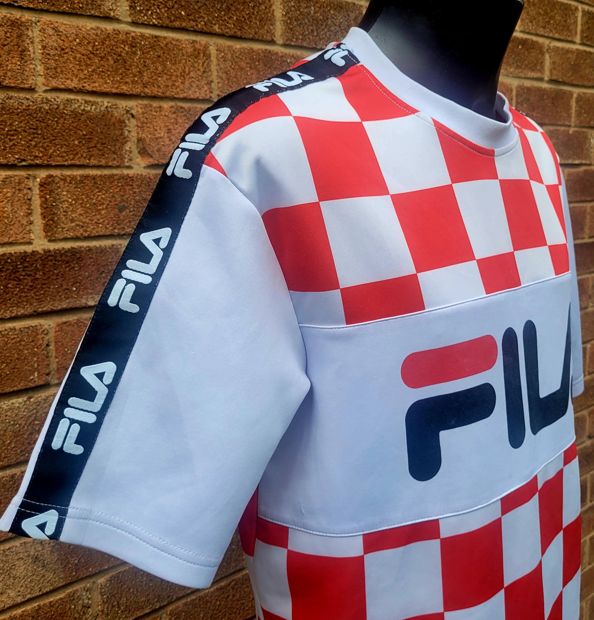 FILA Black Line Checkerboard T-Shirt Red & White Statement Streetwear Tee Size: Medium