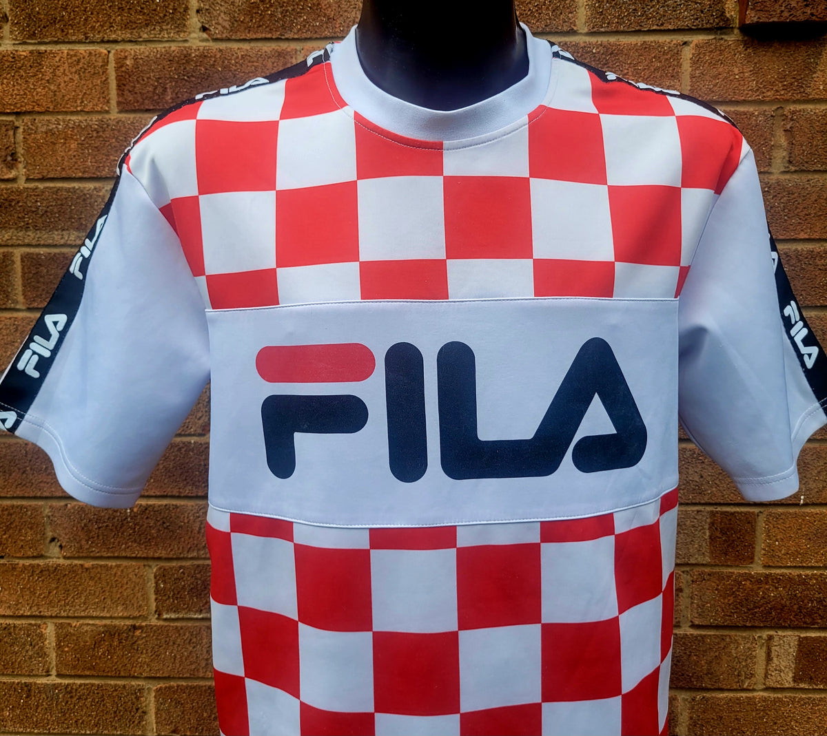 FILA Black Line Checkerboard T-Shirt Red & White Statement Streetwear Tee Size: Medium