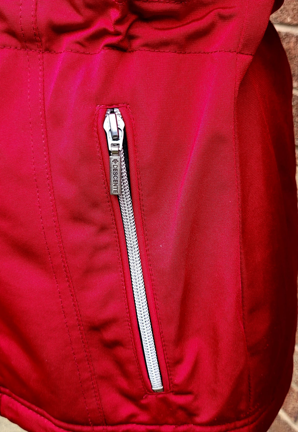 Vintage Descente Women's Insulated Ski Jacket Red Technical Winter Coat Made in Hong Kong Size: UK 10