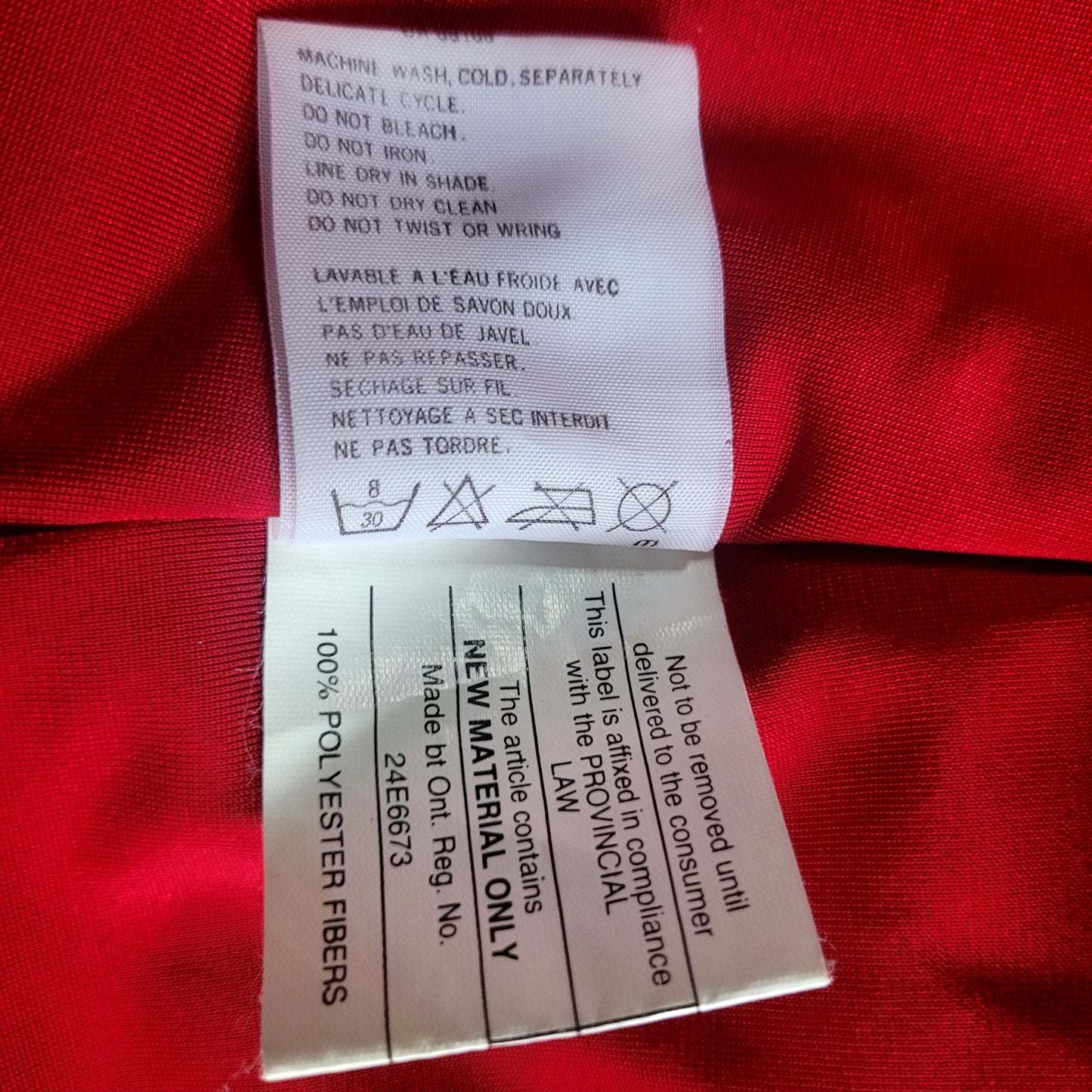Vintage Descente Women's Insulated Ski Jacket Red Technical Winter Coat Made in Hong Kong Size: UK 10